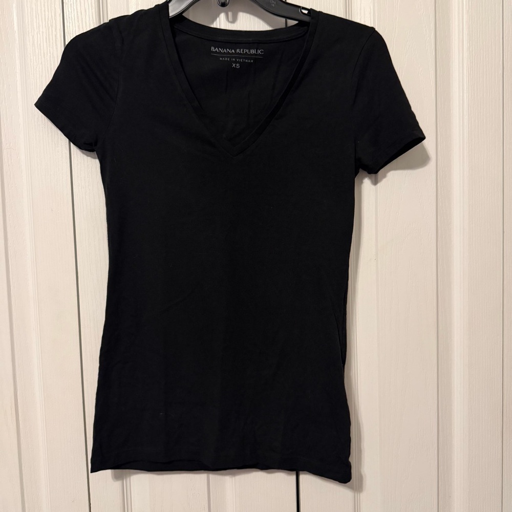 Banana Republic Black V-Neck Short Sleeve Tee Size XS